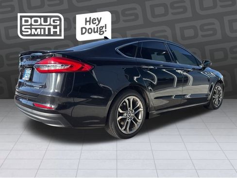 Used 2020 Ford Fusion Titanium FWD image 4