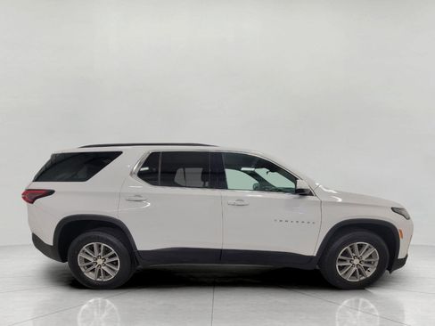 Used 2023 Chevrolet Traverse LT image 11