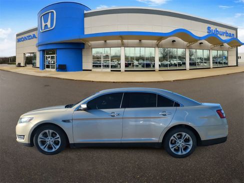 Used 2018 Ford Taurus SEL w/ Equipment Group 201A image 5