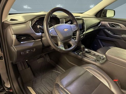 Used 2019 Chevrolet Traverse LT w/ LT Premium Package FWD image 4