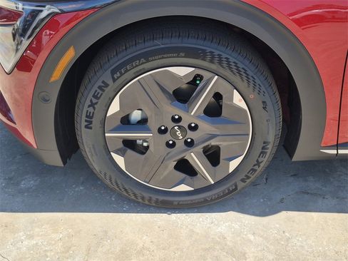 New 2025 Kia EV6 Light w/ Light LR Technology Package image 33