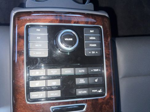 Used 2014 Hyundai Equus Signature image 28