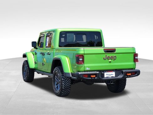 Used 2025 Jeep Gladiator Mojave AWD/4WD image 9