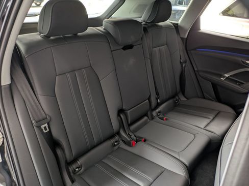 Used 2025 Audi Q5 Premium w/ Convenience Package AWD/4WD image 29