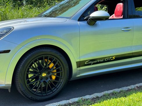 Used 2021 Porsche Cayenne GTS w/ Premium Package Plus AWD/4WD image 26