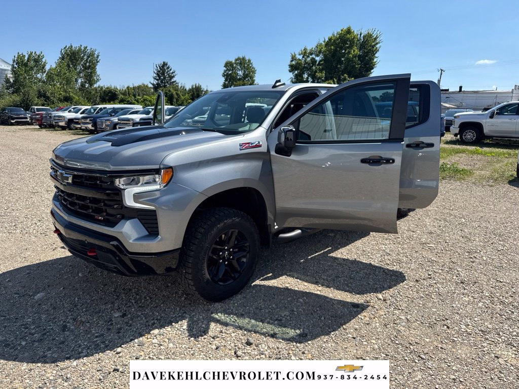 Used 2025 Chevrolet Silverado 1500 LT Trail Boss w/ LT Trail Boss Premium Package AWD/4WD image 32