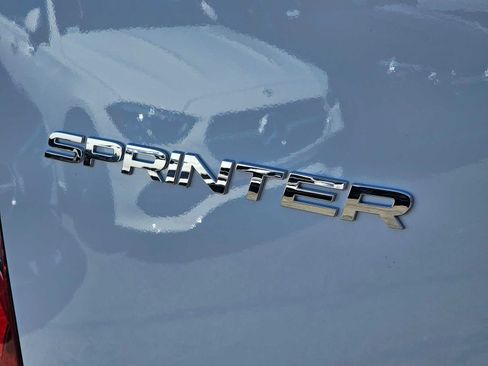 Used 2025 Mercedes-Benz Sprinter 2500 image 17