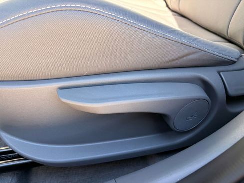 Used 2023 Hyundai Elantra SEL w/ Convenience Package image 13