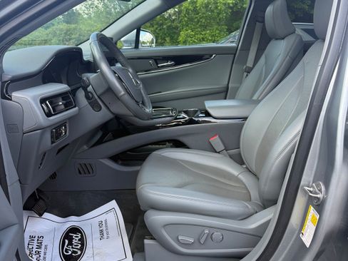 Used 2023 Lincoln Nautilus Reserve AWD/4WD image 7