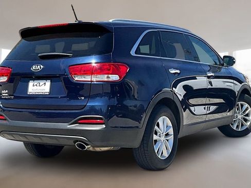 Used 2017 Kia Sorento AWD image 6