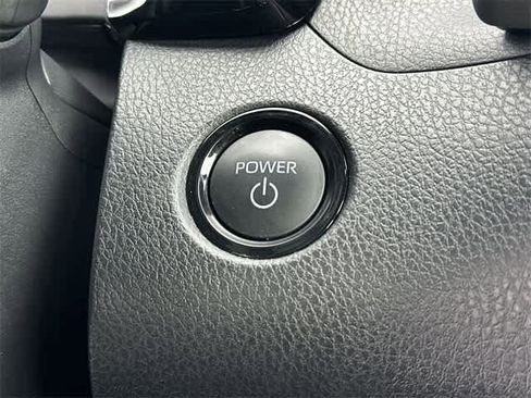 Used 2025 Toyota Camry SE image 10