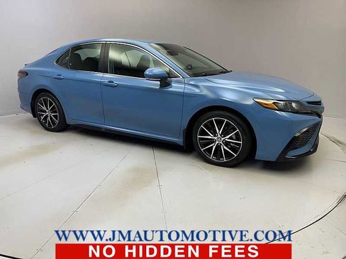 Used 2023 Toyota Camry SE image 7