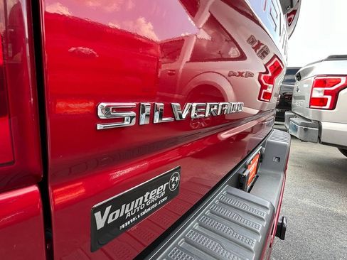 Used 2020 Chevrolet Silverado 1500 High Country w/ Technology Package AWD/4WD image 10