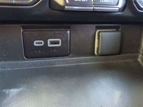 Used 2024 GMC Yukon XL AT4 w/ AT4 Premium Package image 28