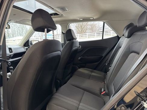 Used 2023 Hyundai Venue SEL image 27