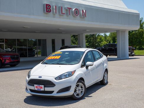 Used 2019 Ford Fiesta SE w/ Cold Weather Package FWD image 14