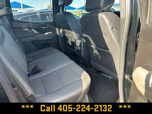 Used 2024 Chevrolet Colorado ZR2 w/ ZR2 Convenience Package III AWD/4WD image 23