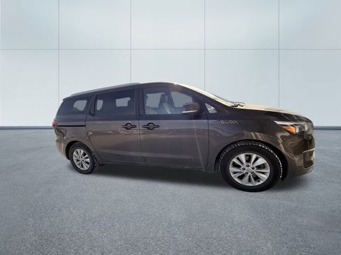 Used 2016 Kia Sedona LX w/ Option Group 020 image 2