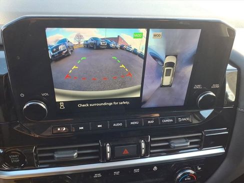 New 2025 Nissan Pathfinder SL image 10