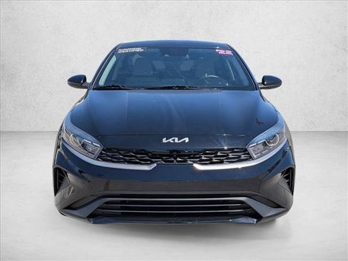 Used 2022 Kia Forte LXS FWD image 2