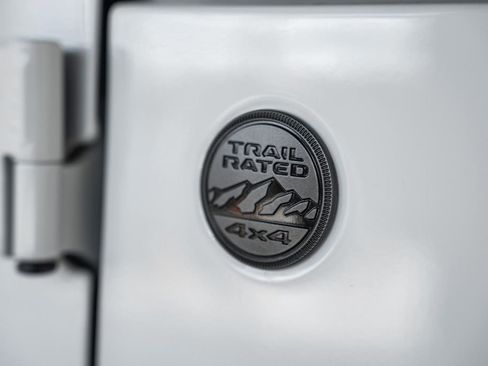 New 2025 Jeep Gladiator Sport image 13