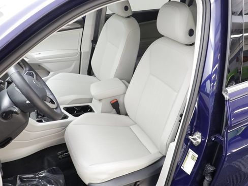 Used 2024 Volkswagen Tiguan SE AWD/4WD image 13