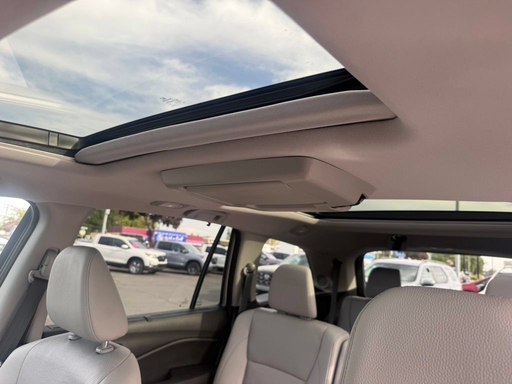 Used 2021 Honda Pilot Elite image 98