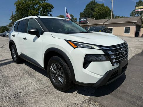 Used 2024 Nissan Rogue S AWD/4WD image 1