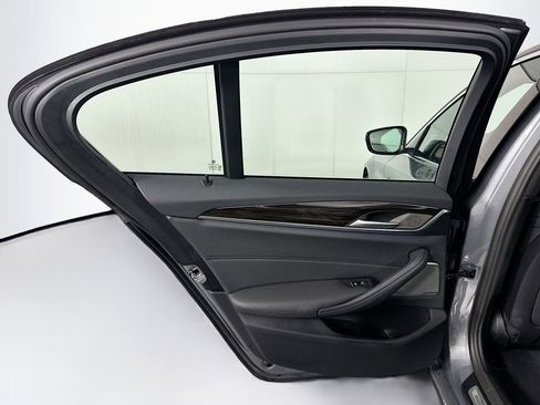 Used 2023 BMW 530i w/ Premium Package image 28