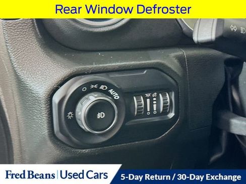 Used 2022 Jeep Wrangler Unlimited Sahara w/ Cold Weather Group image 13