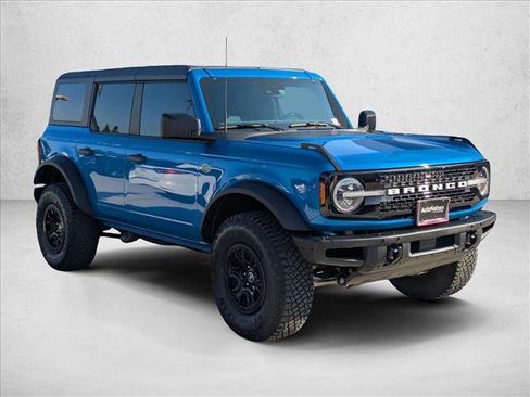 Used 2022 Ford Bronco Wildtrak image 3