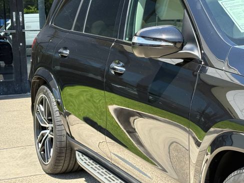 Used 2023 Mercedes-Benz GLS 450 4MATIC image 9