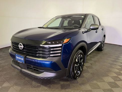 Certified 2025 Nissan Kicks SV w/ Illumination Package image 3