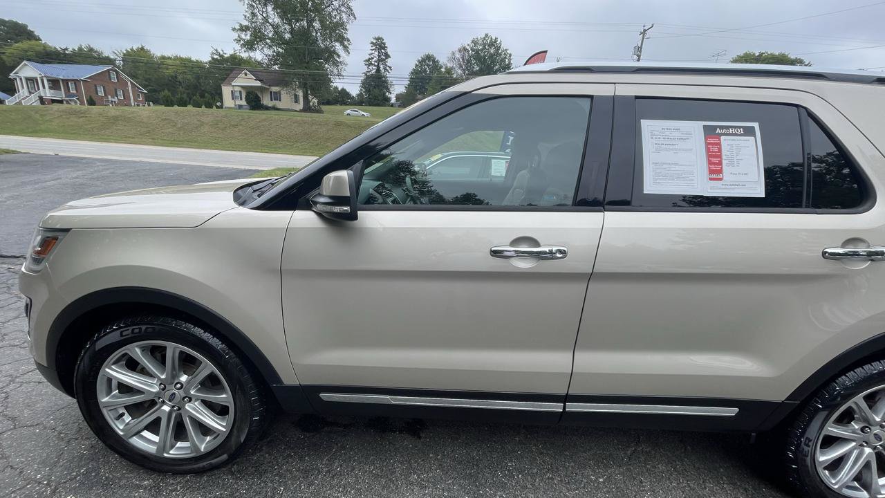 Used 2017 Ford Explorer Limited FWD image 3