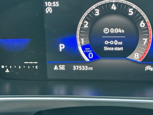 Used 2023 Volkswagen Tiguan SE w/ Panoramic Sunroof Package FWD image 26