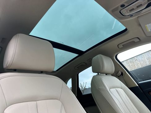 Used 2023 Audi Q5 2.0T Premium w/ Convenience Package image 17