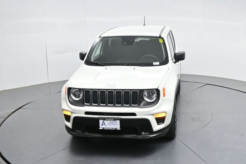 Used 2023 Jeep Renegade Latitude AWD/4WD image 10