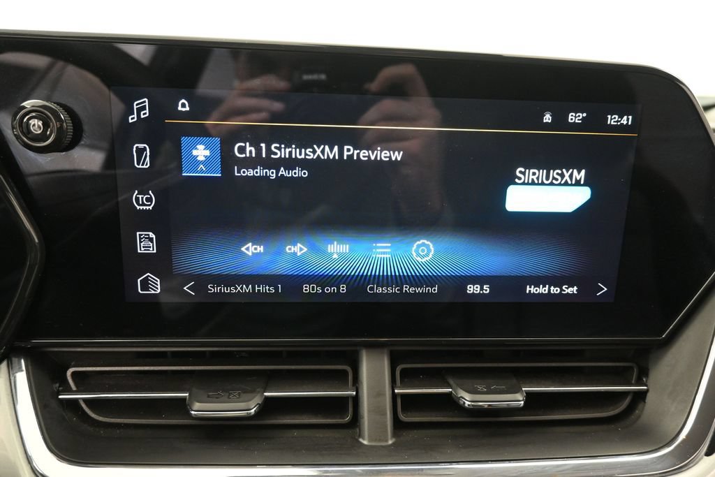 Used 2025 Chevrolet Trax LT FWD image 36