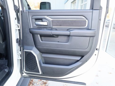 Used 2023 RAM 2500 Laramie w/ Night Edition image 36