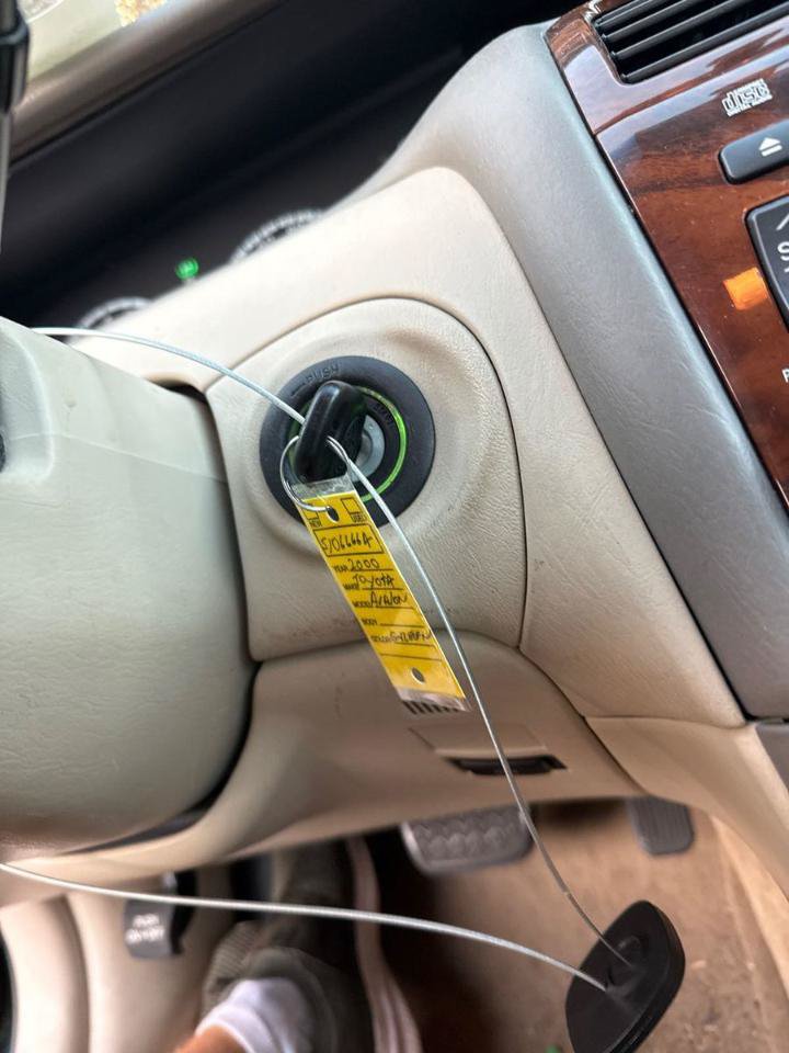 Used 2000 Toyota Avalon XL FWD image 18