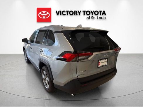 Used 2025 Toyota RAV4 XLE image 5