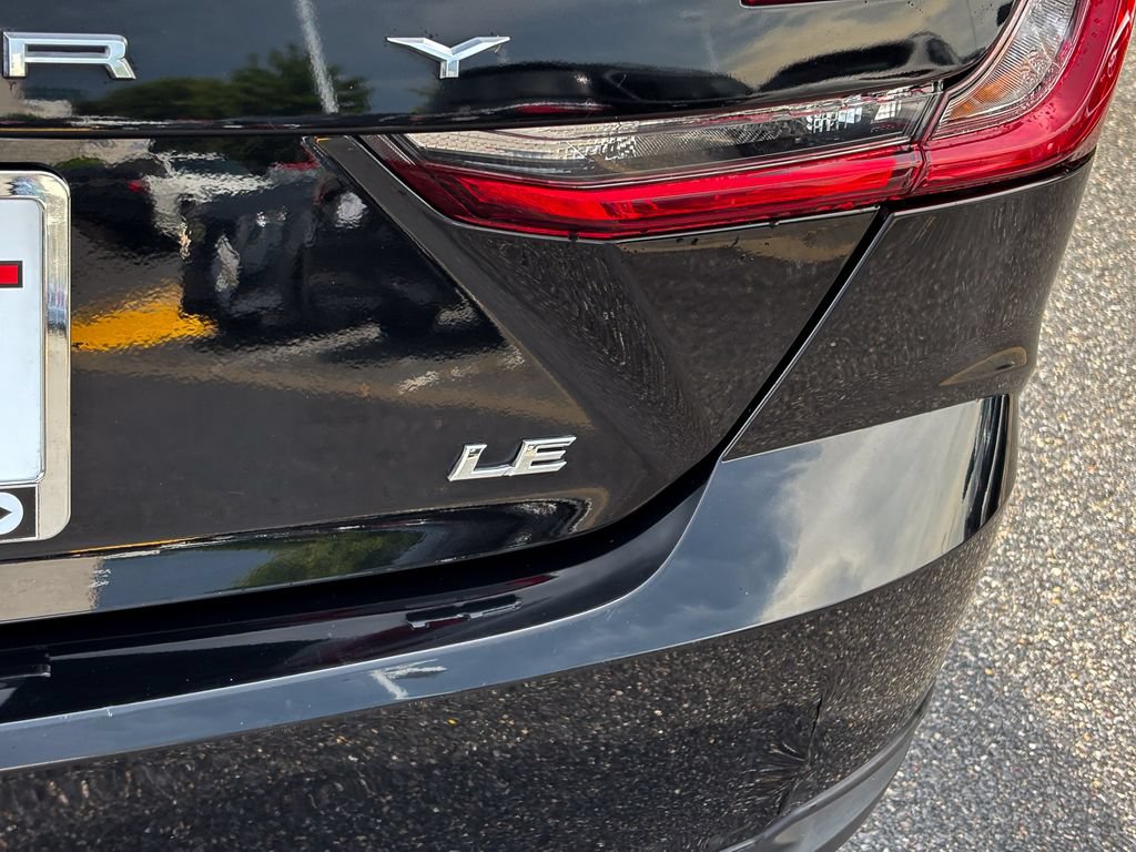 Used 2025 Toyota Camry LE FWD image 9