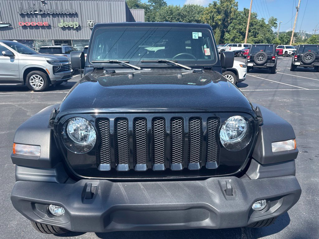 Used 2022 Jeep Wrangler Unlimited Sport AWD/4WD image 3