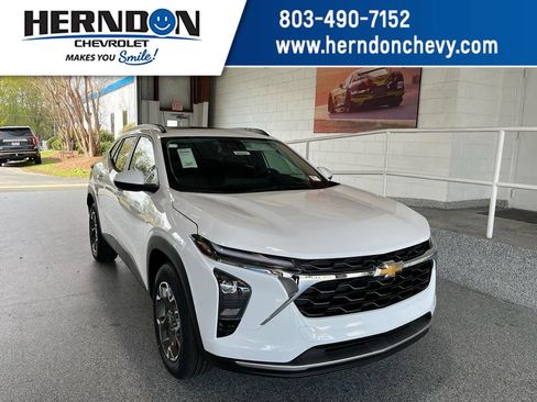 New 2026 Chevrolet Trax LT w/ Sunroof Package FWD image 1