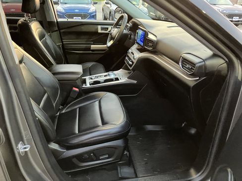 Used 2023 Ford Explorer XLT w/ Equipment Group 202A image 15