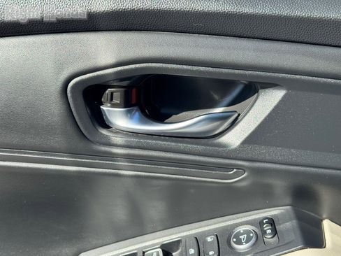 Used 2023 Honda Accord EX image 19