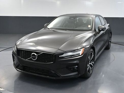 Used 2024 Volvo S60 B5 Core FWD image 10