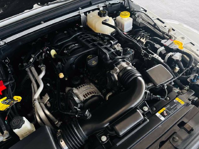 Used 2023 Jeep Gladiator Sport AWD/4WD image 24