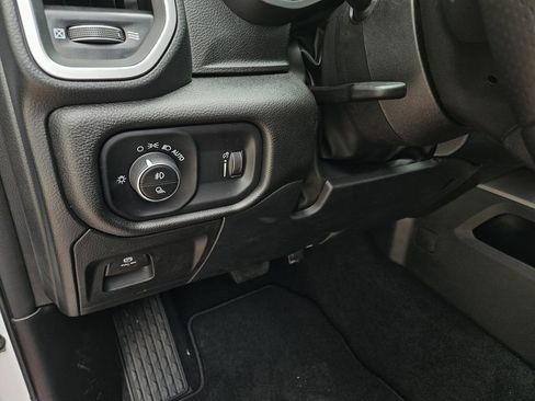 New 2026 RAM 1500 Express AWD/4WD image 14