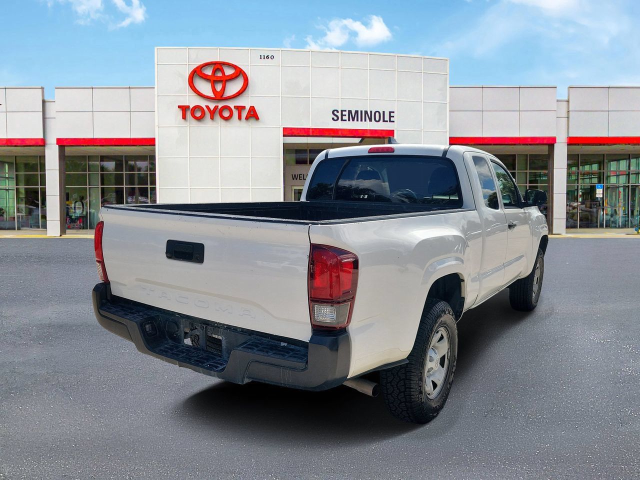 Used 2022 Toyota Tacoma SR RWD image 3